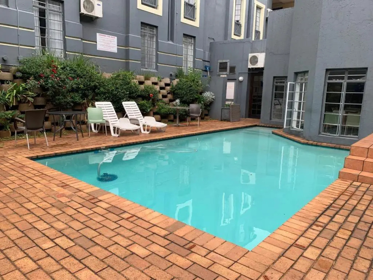 Airport Inn and Suites