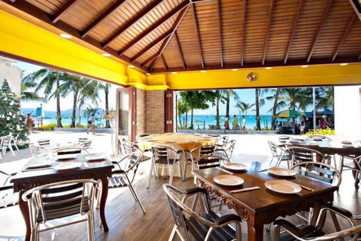 Golden Phoenix Hotel Boracay