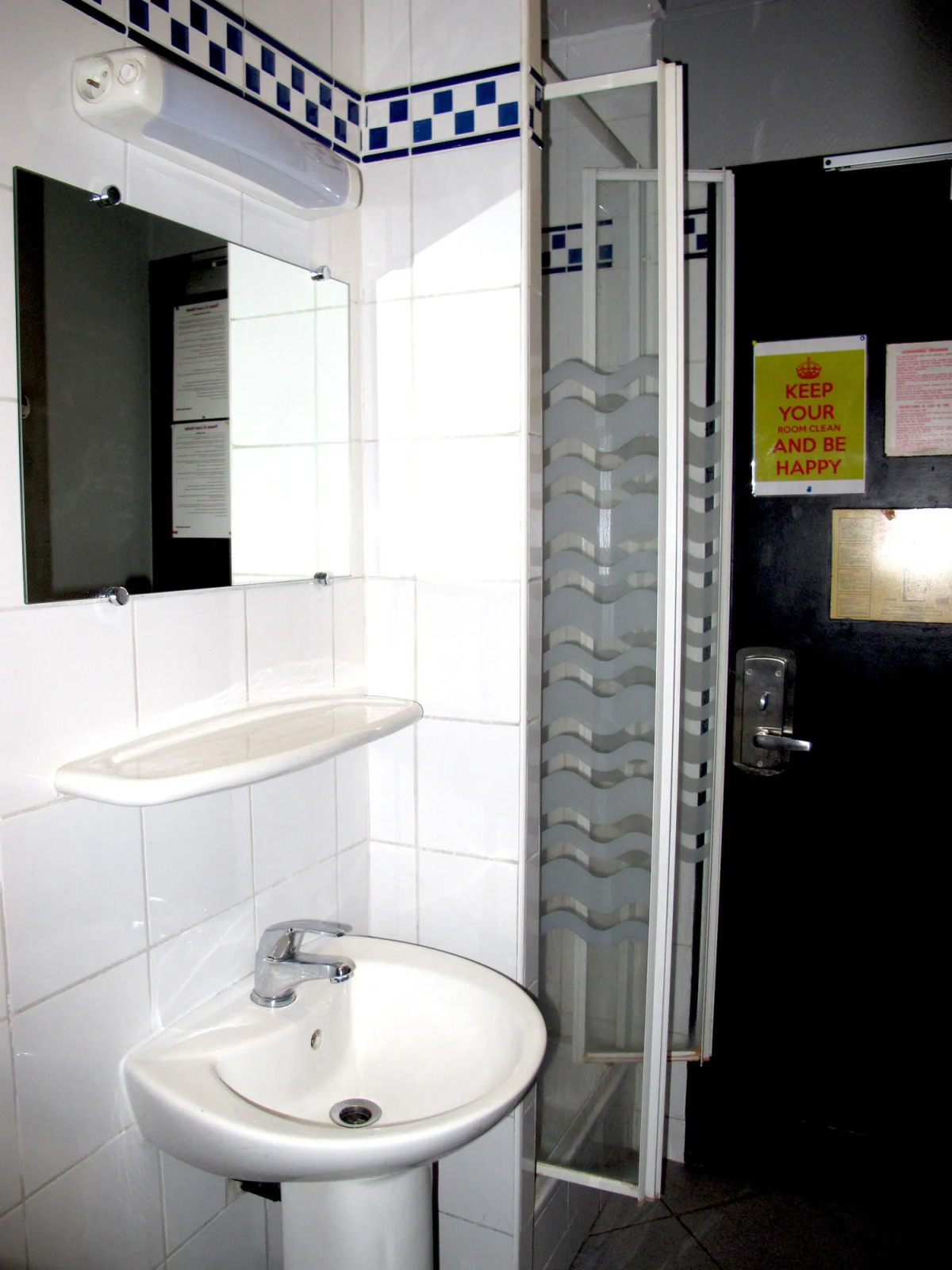 Peace & Love - Hostel