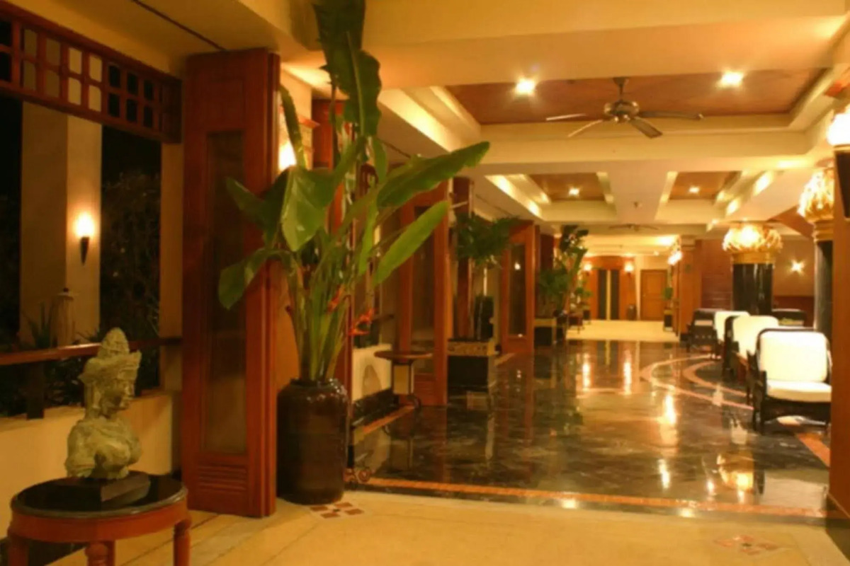 Pavilion Queen's Bay