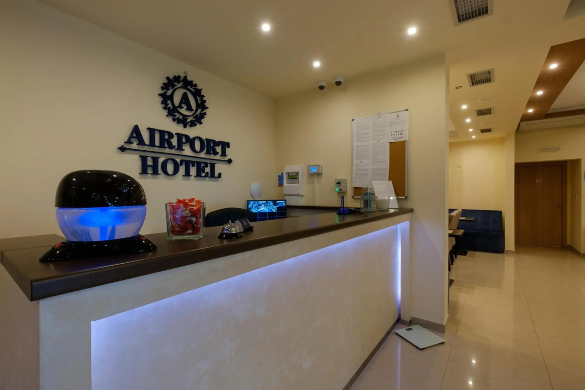 Airport Garni Hotel
