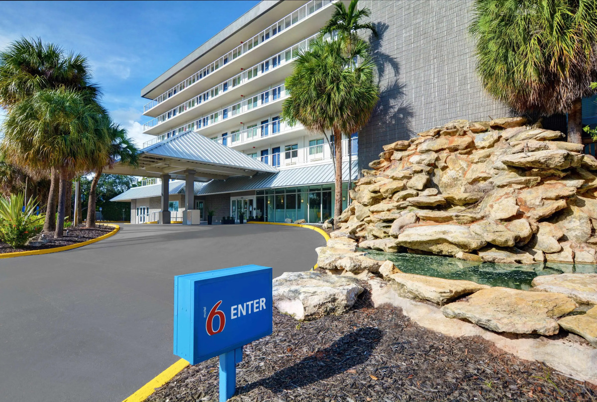 Motel 6 Cutler Bay, FL