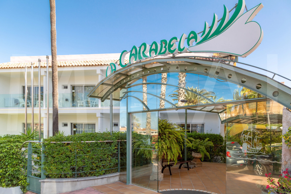 Apartamentos La Carabela