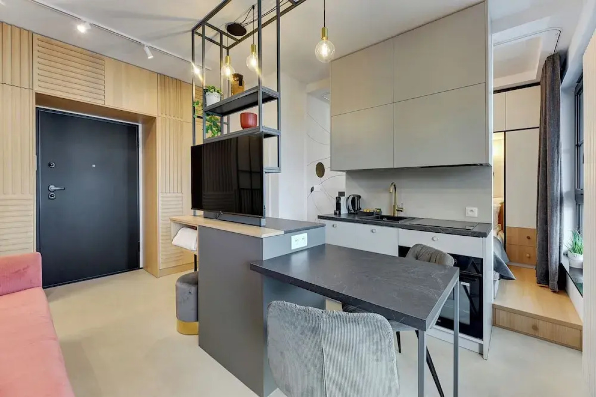 Doki Living - Foodhall & Parking by Downtown Apartments