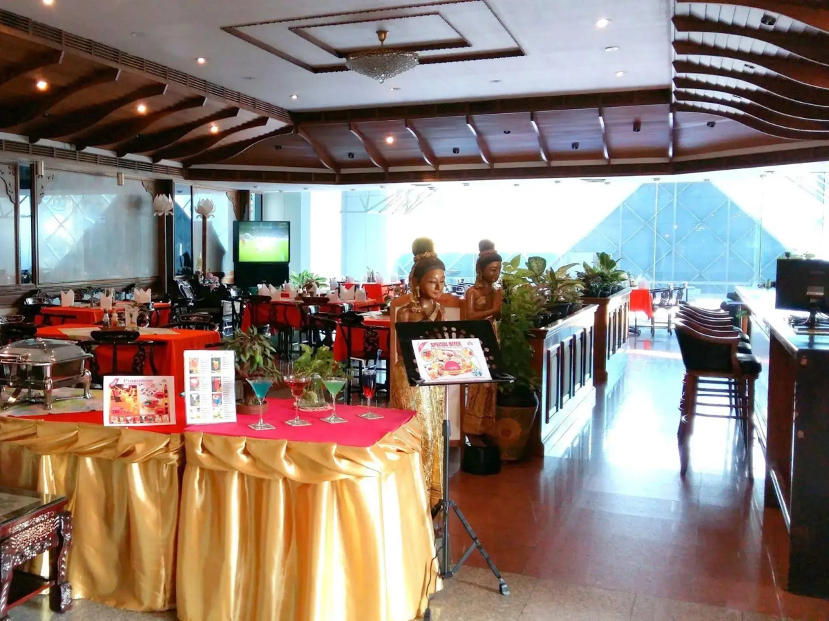 Cloudotel Walking Street