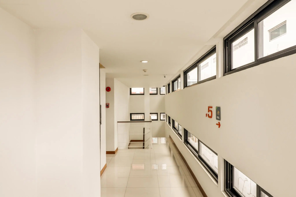 OYO 225 Premier Place Hotel