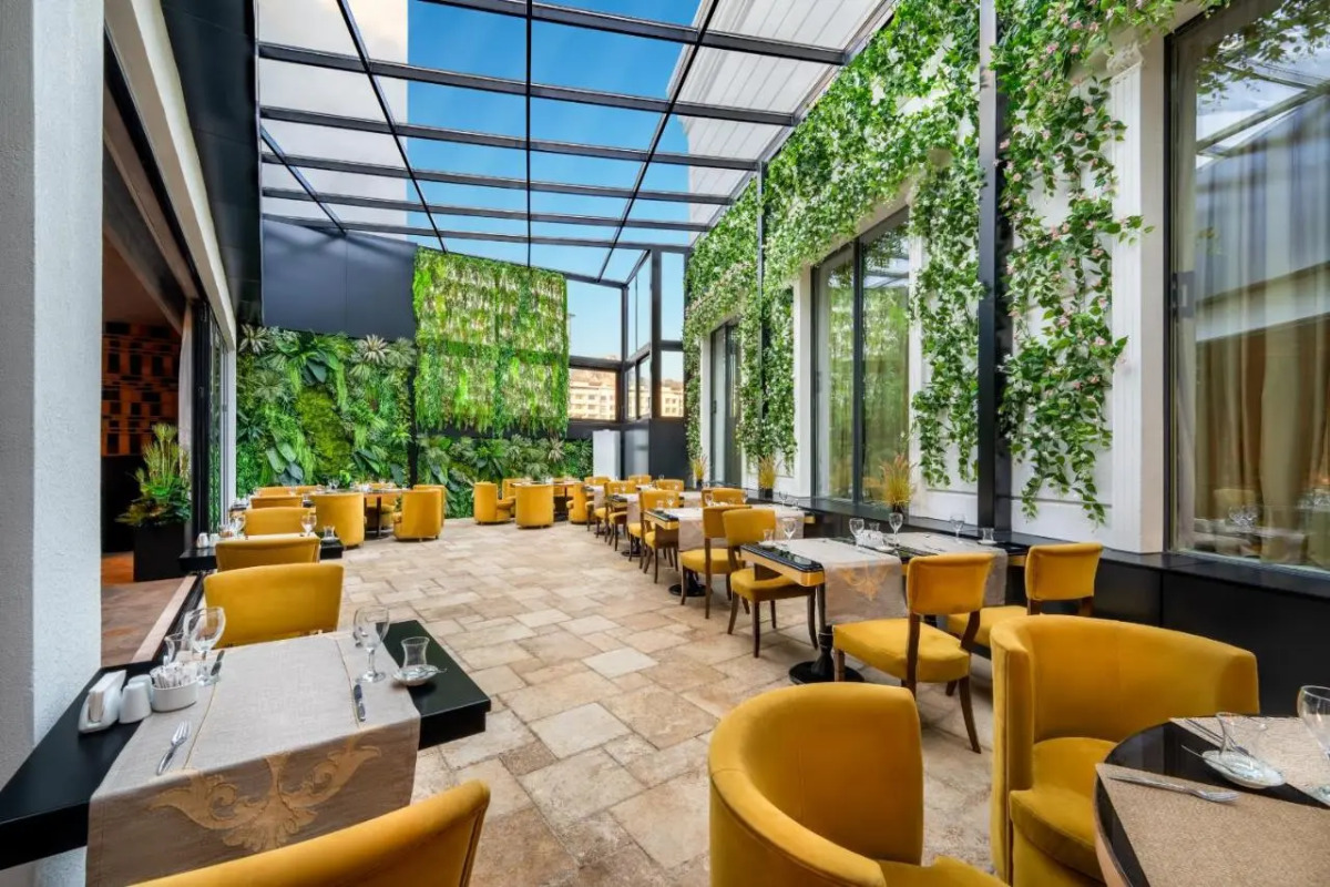 Les Ambassadeurs Marina Hotel & Casino