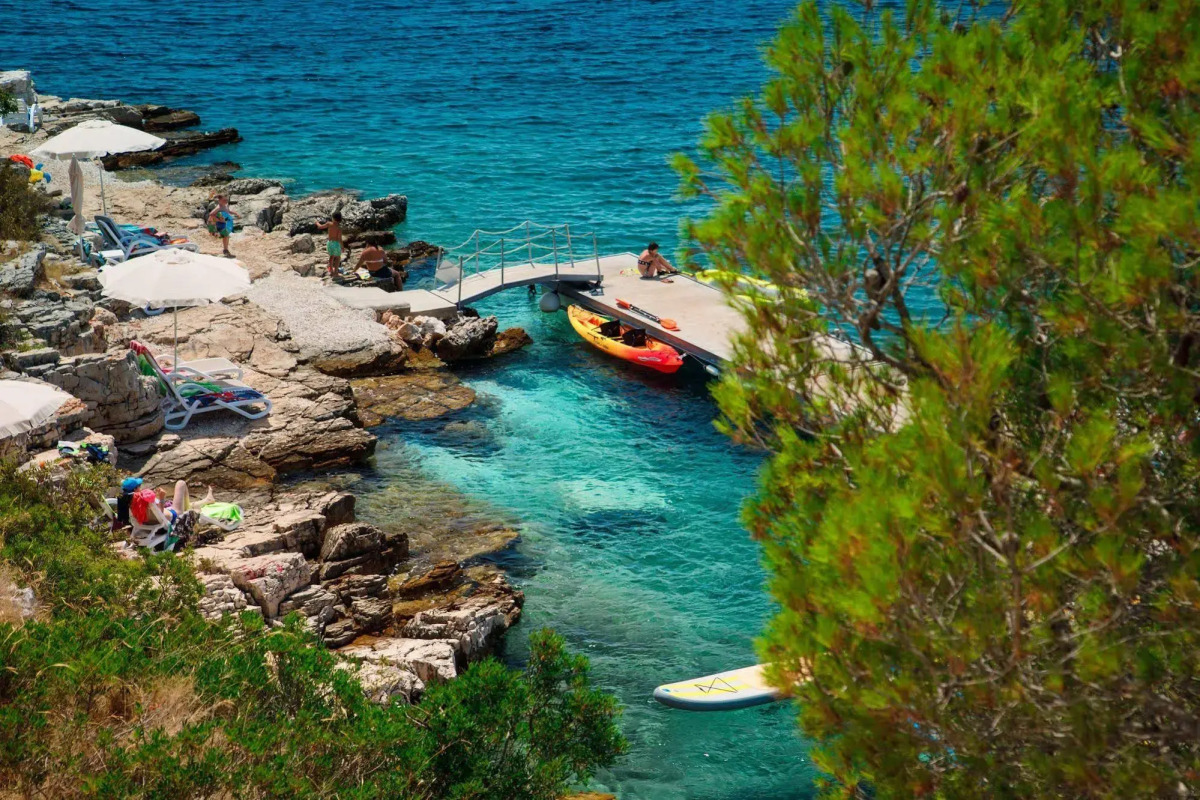 Gava Waterman Milna Resort