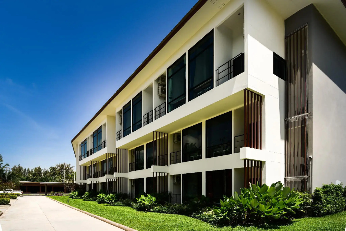 The Beach Resort & Residence