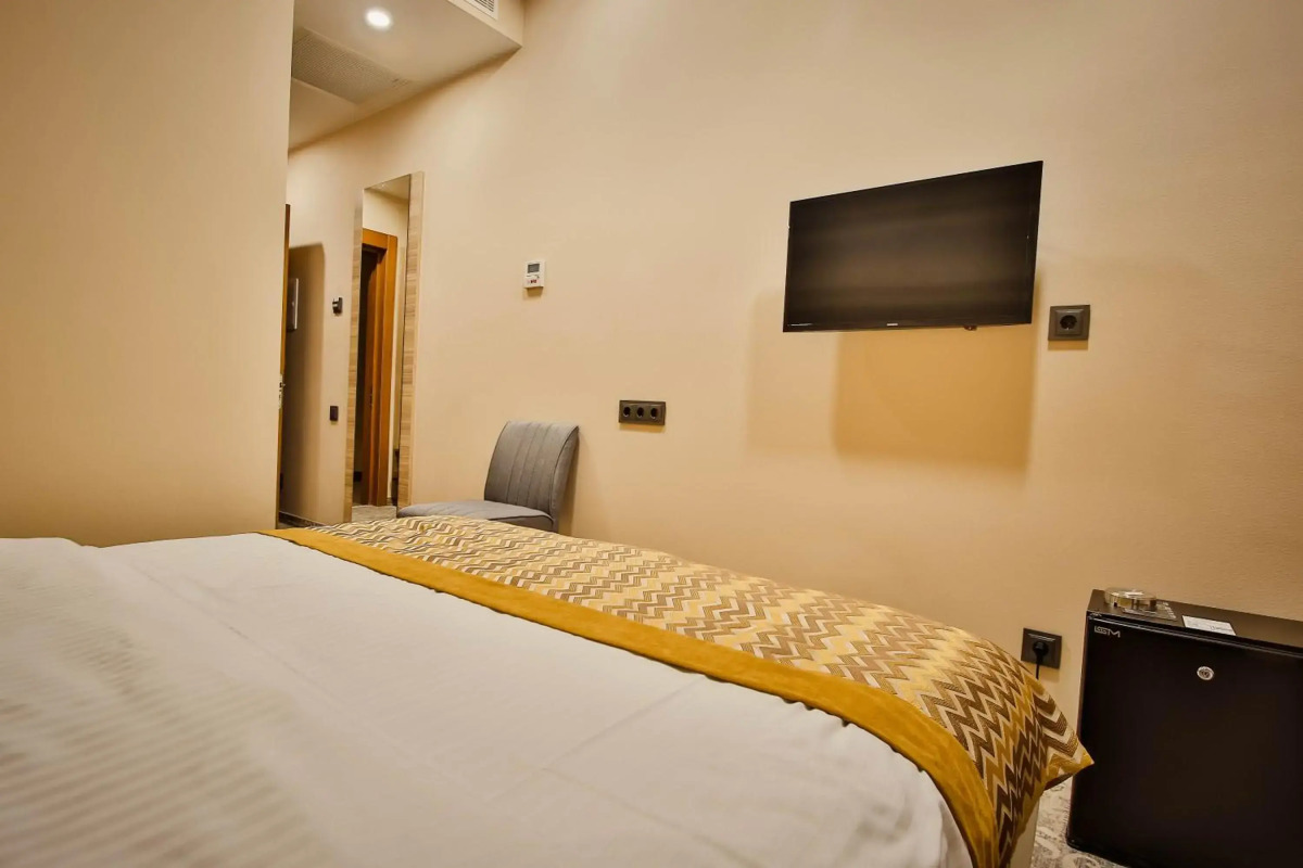 Амери Плаза