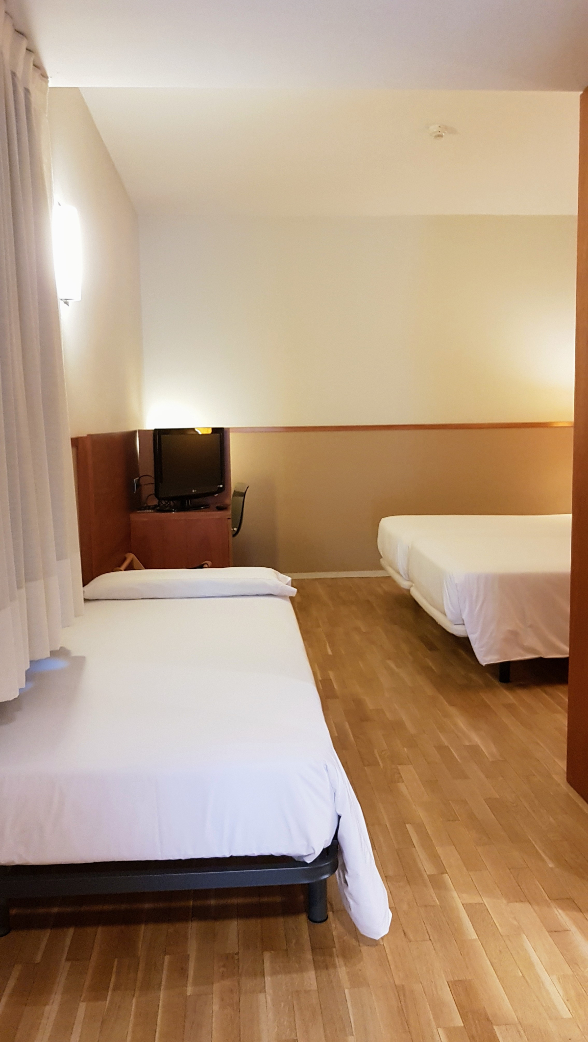 Отель Onix Rambla