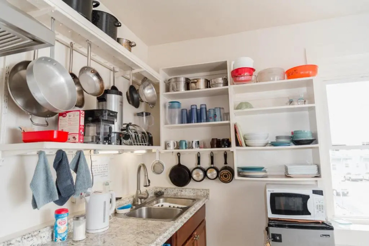 ITH Hermosa Beach Surf Hostel LAX