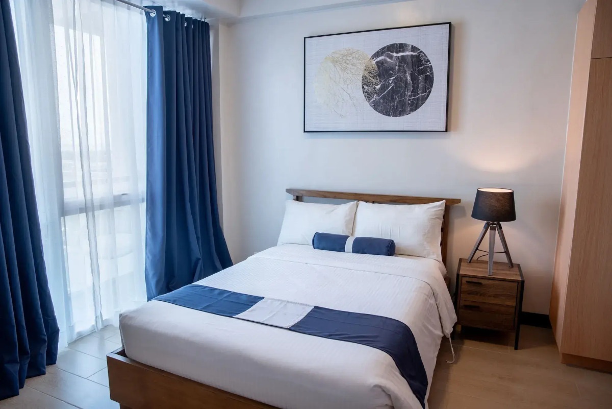 CSuites at 8 Newtown Residences