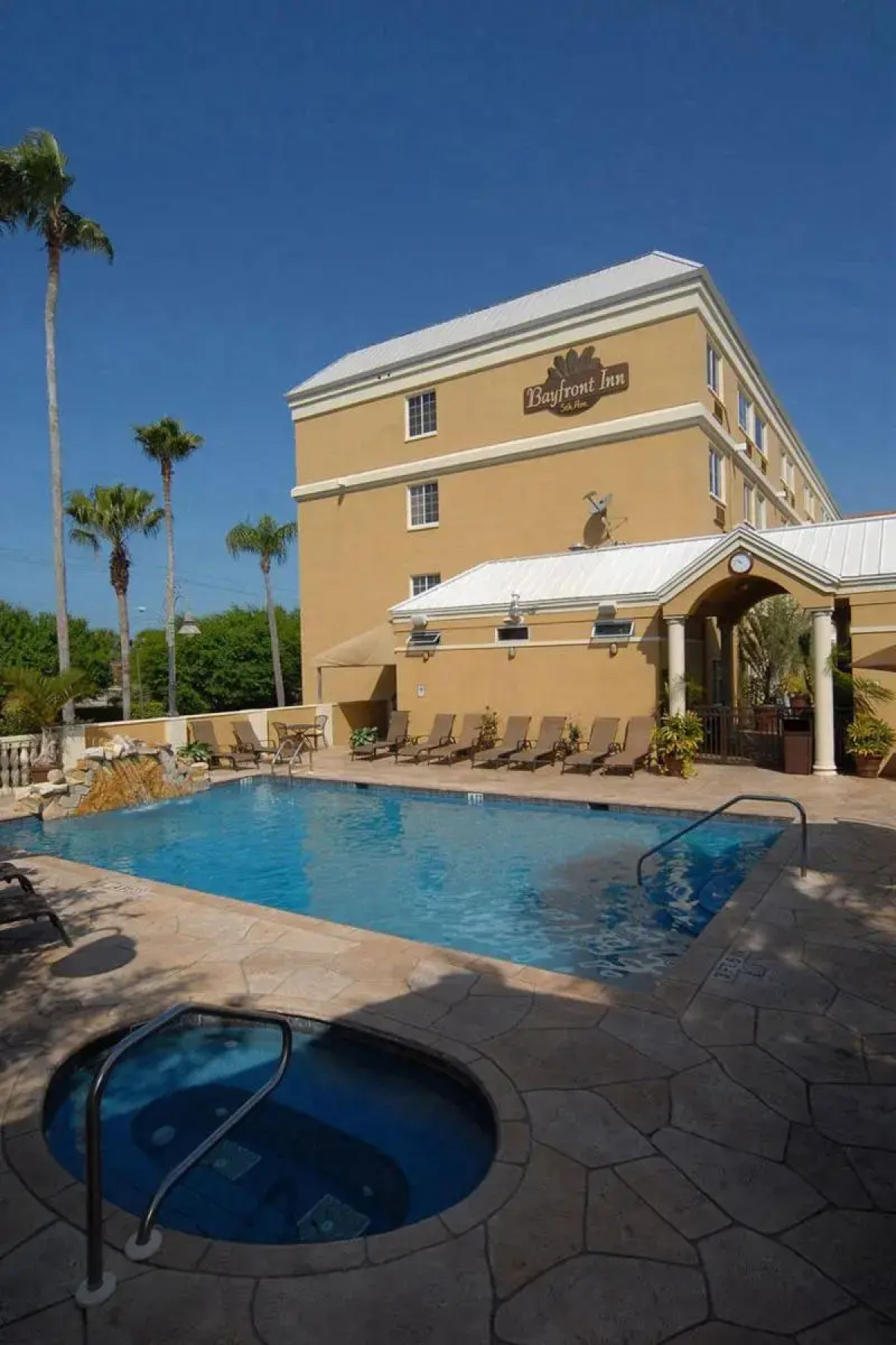 Bayfront Inn Fifth Avenue