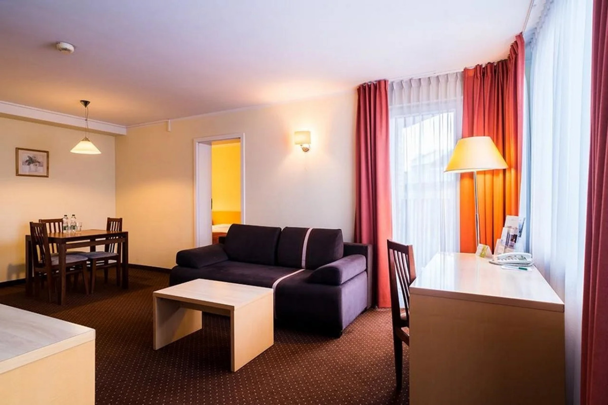 Hotel Apartments Zgoda Warszawa by DeSilva