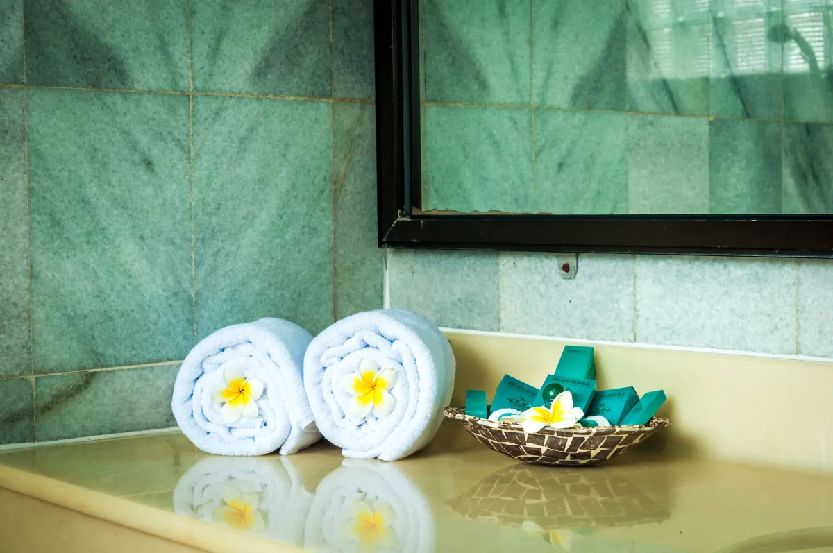 Отель Melasti Kuta Beach Hotel and Spa