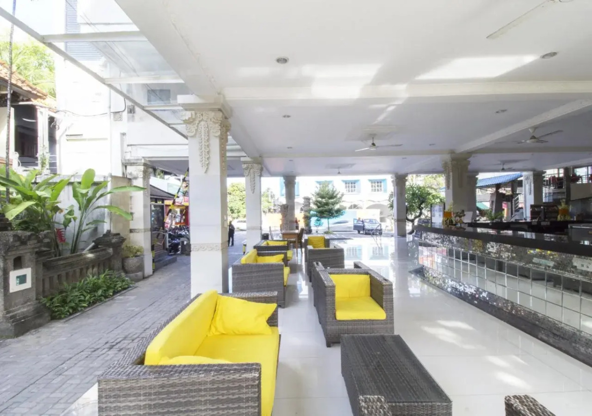 Отель Melasti Kuta Beach Hotel and Spa