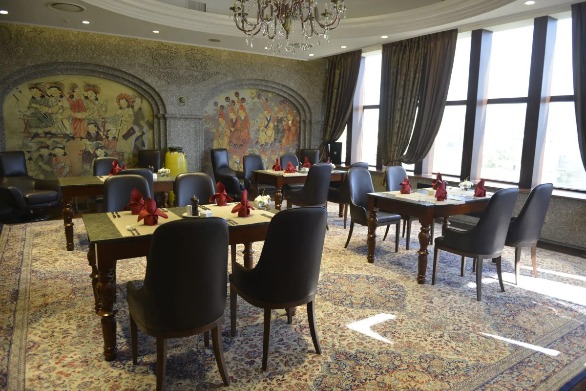 Chinggis Khaan Hotel