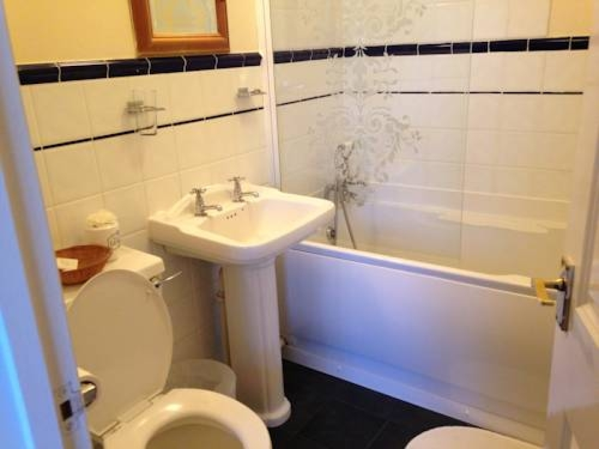 Gables Hotel & Restaurant