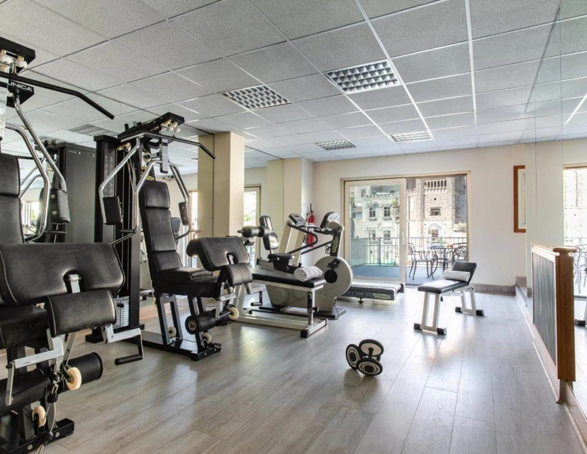 Отель Royal Continental Hotel Naples