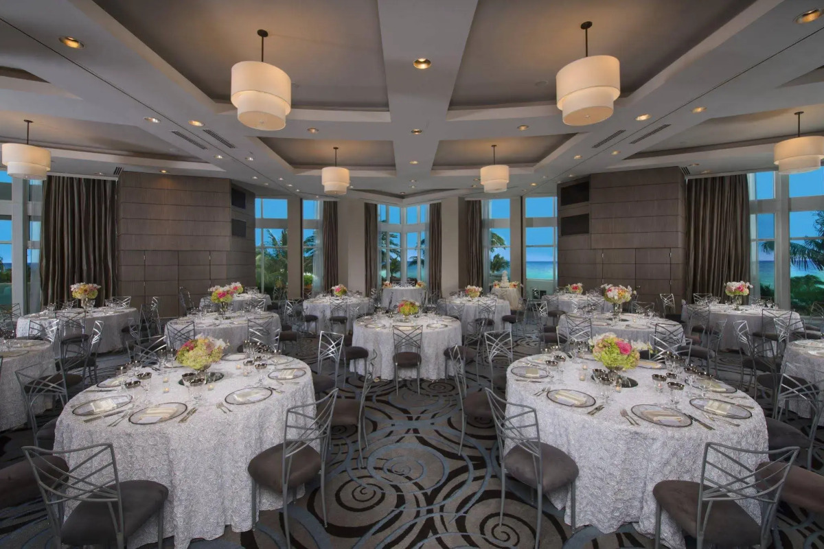 Trump International Beach Resort