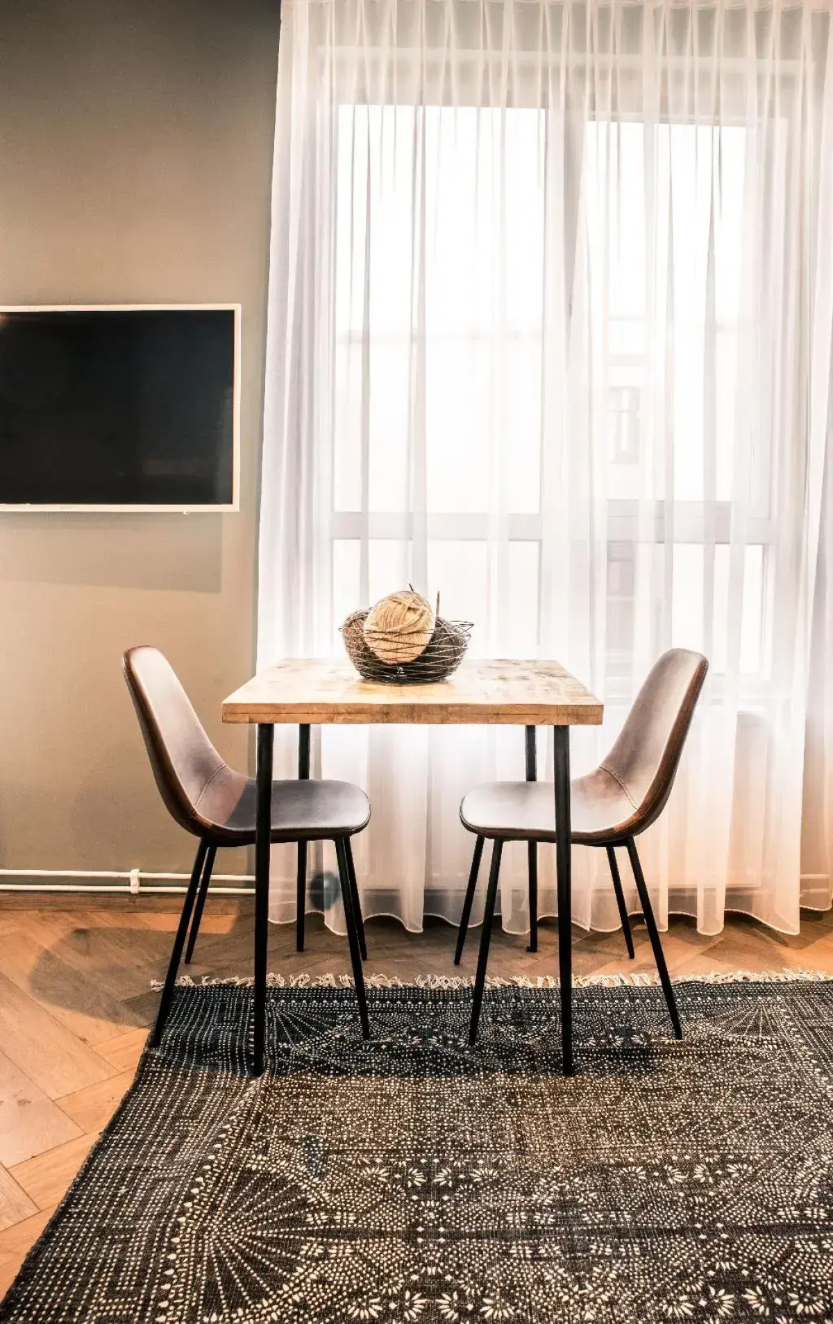 The Swan House by Heimaleiga