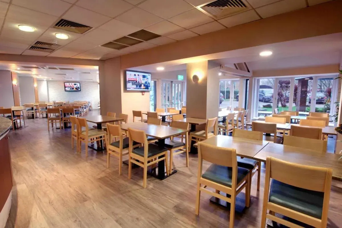 Waterloo Hub Hotel & Suites