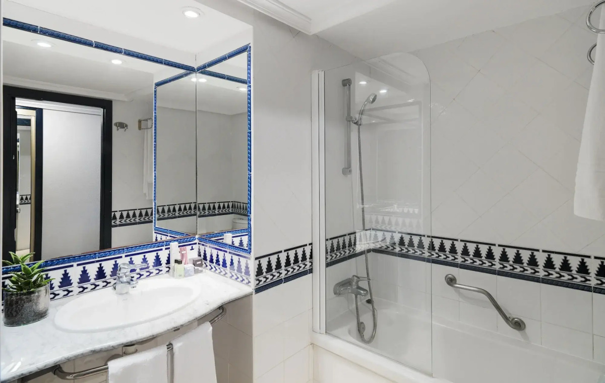 Отель H10 Tenerife Playa