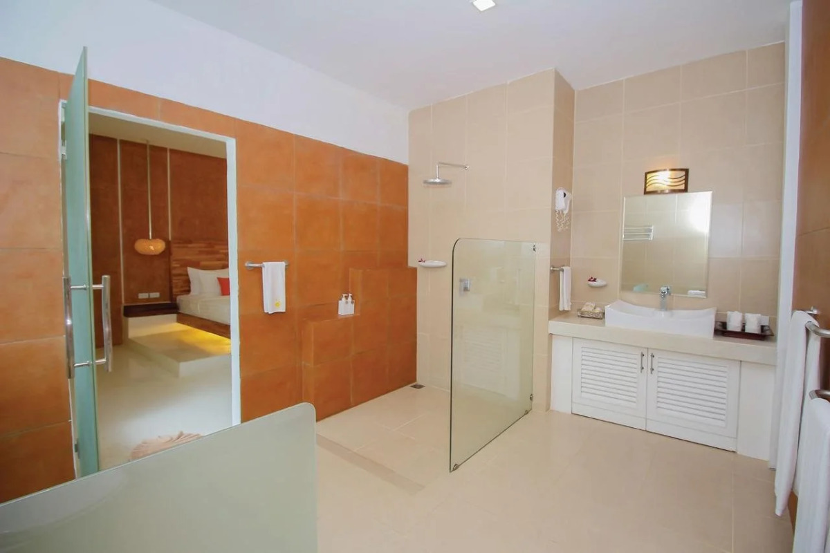 Summer Luxury Beach Resort and Spa