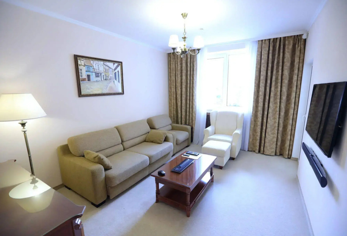 Отель Вэйлер