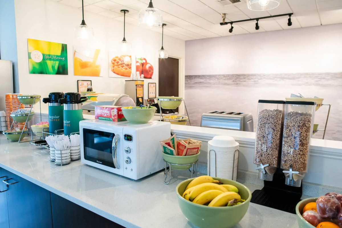 Quality Inn Palm Beach International Airport