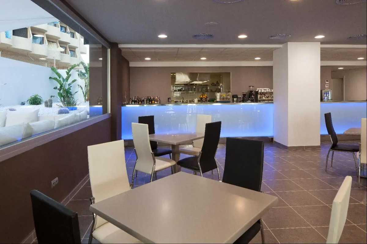 Отель AxelBeach Ibiza Spa & Beach Club - Adults Only Hotel