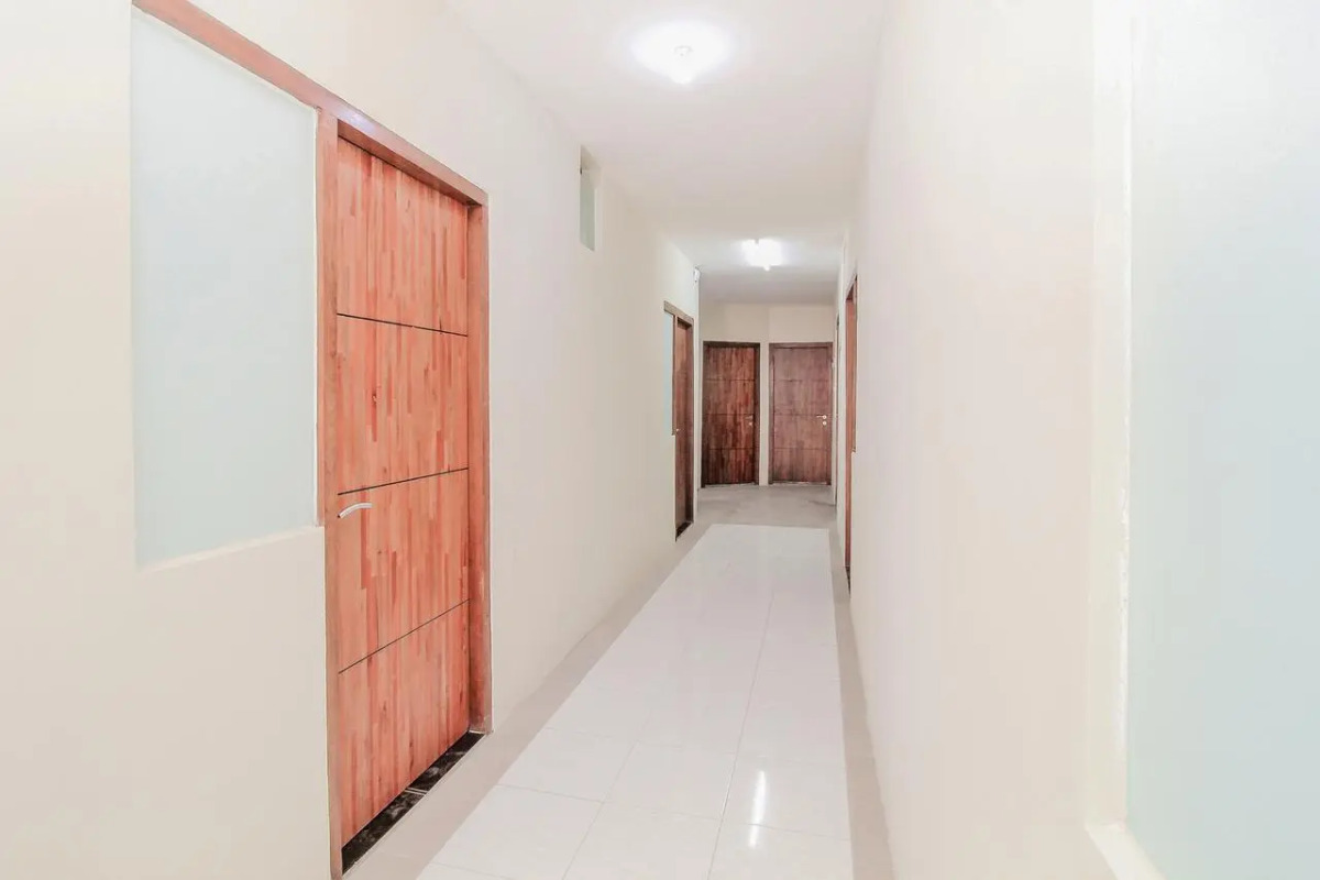 OYO 1111 Pasar Baru Inn