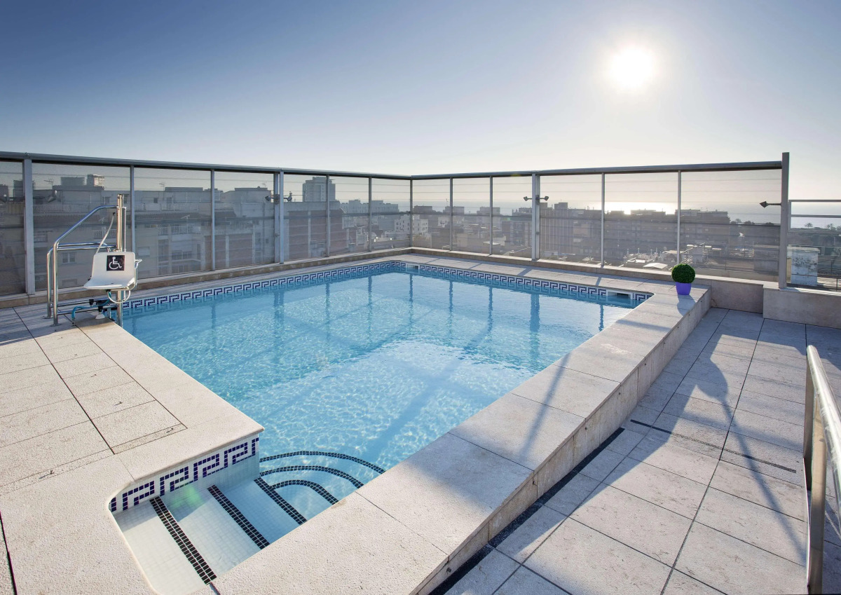 Отель ILUNION Barcelona