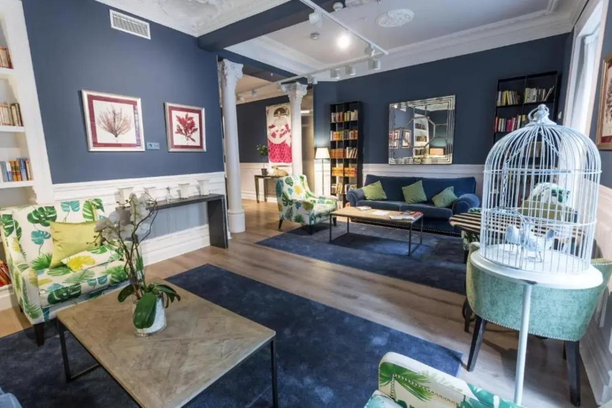 Petit Palace Lealtad Plaza