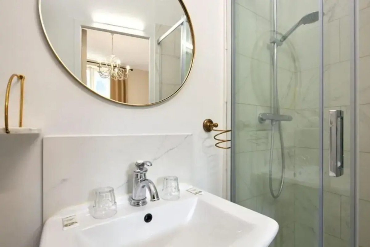 Hotel De France Et De Guise