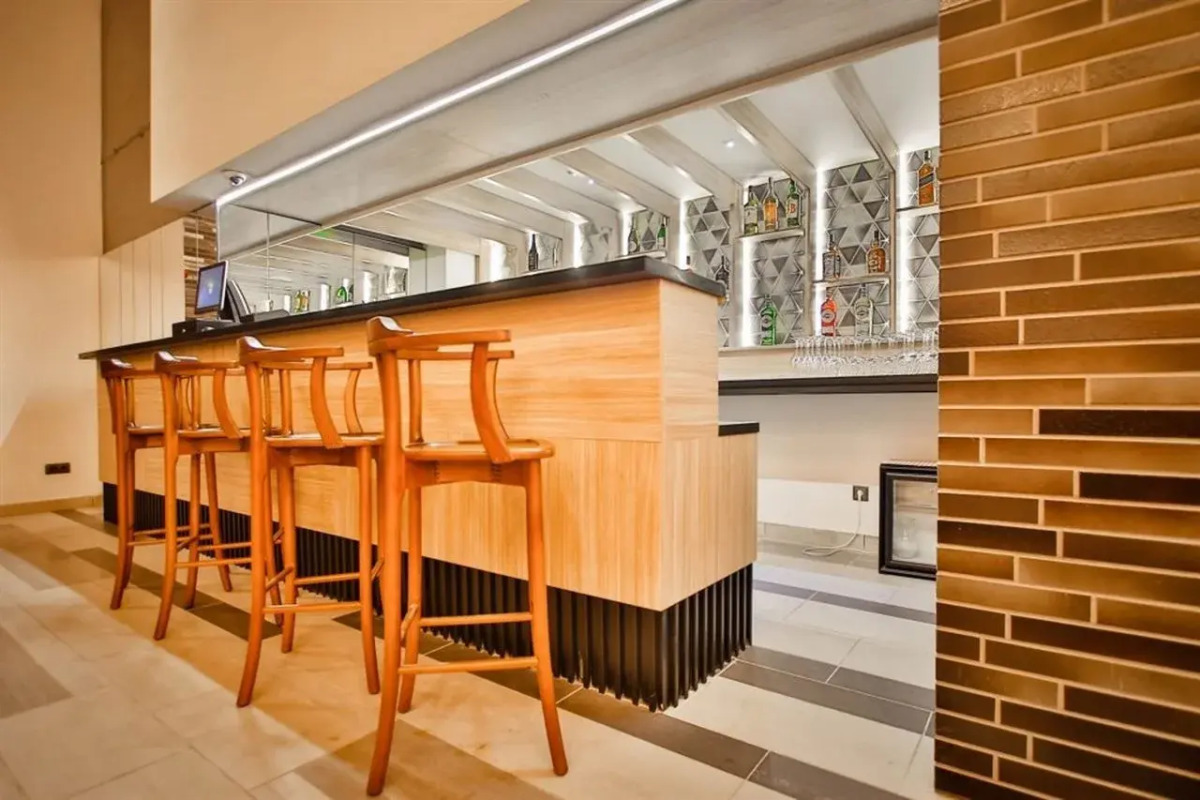 Амери Плаза