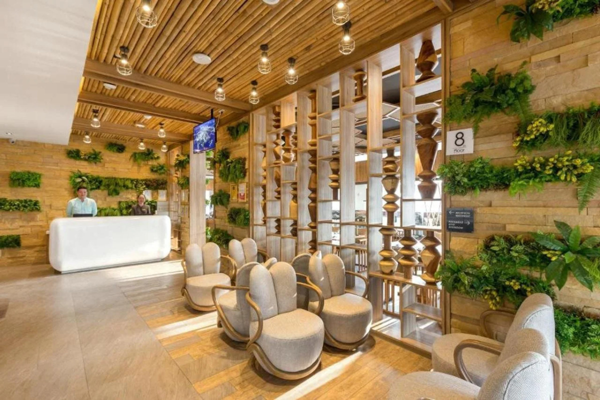 Отель Journeyhub Phuket Patong