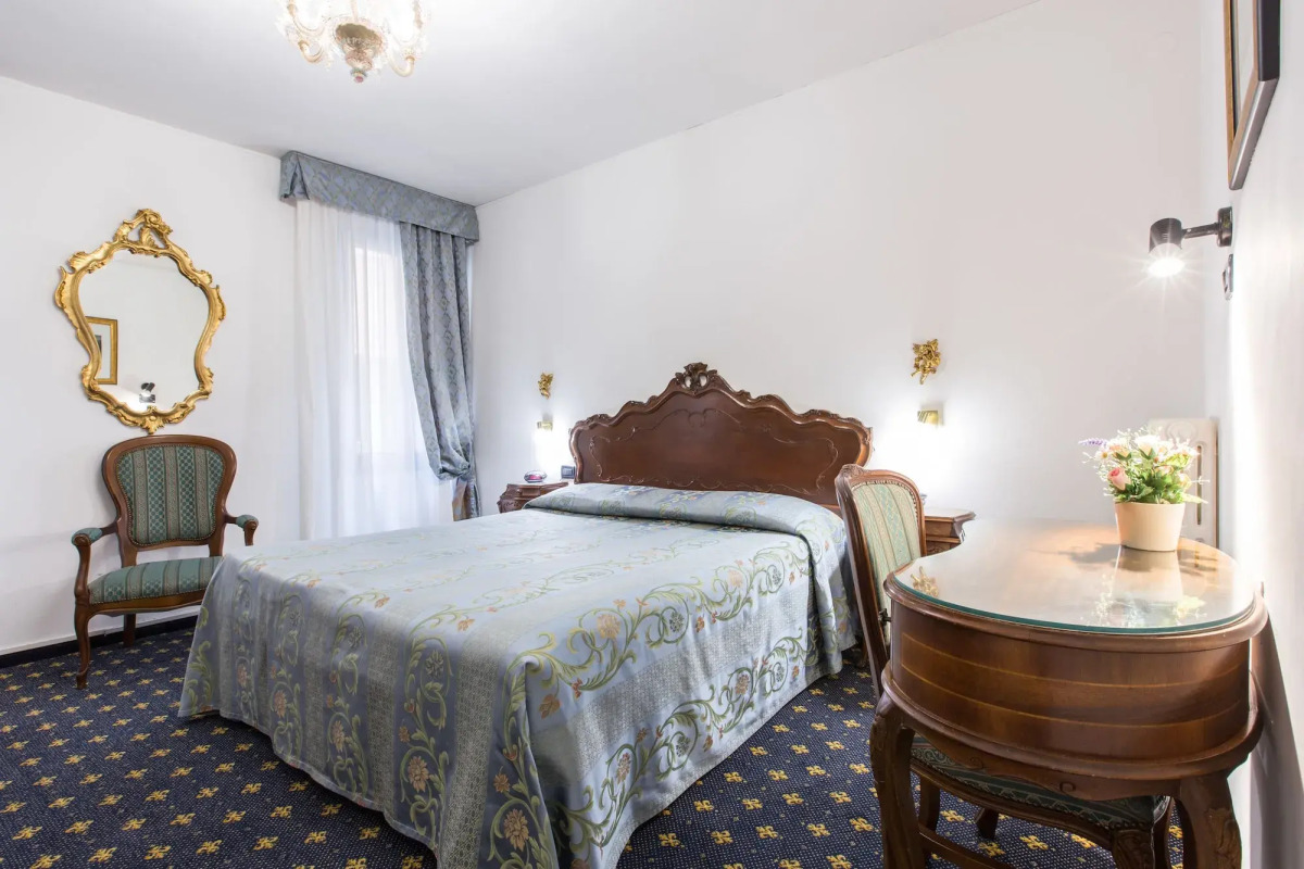 Hotel Ambassador Tre Rose