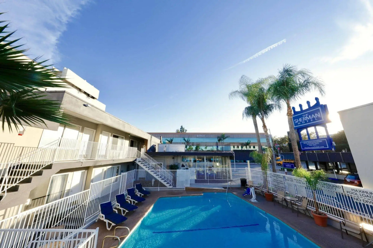 The Sojourn Los Angeles - Sherman Oaks