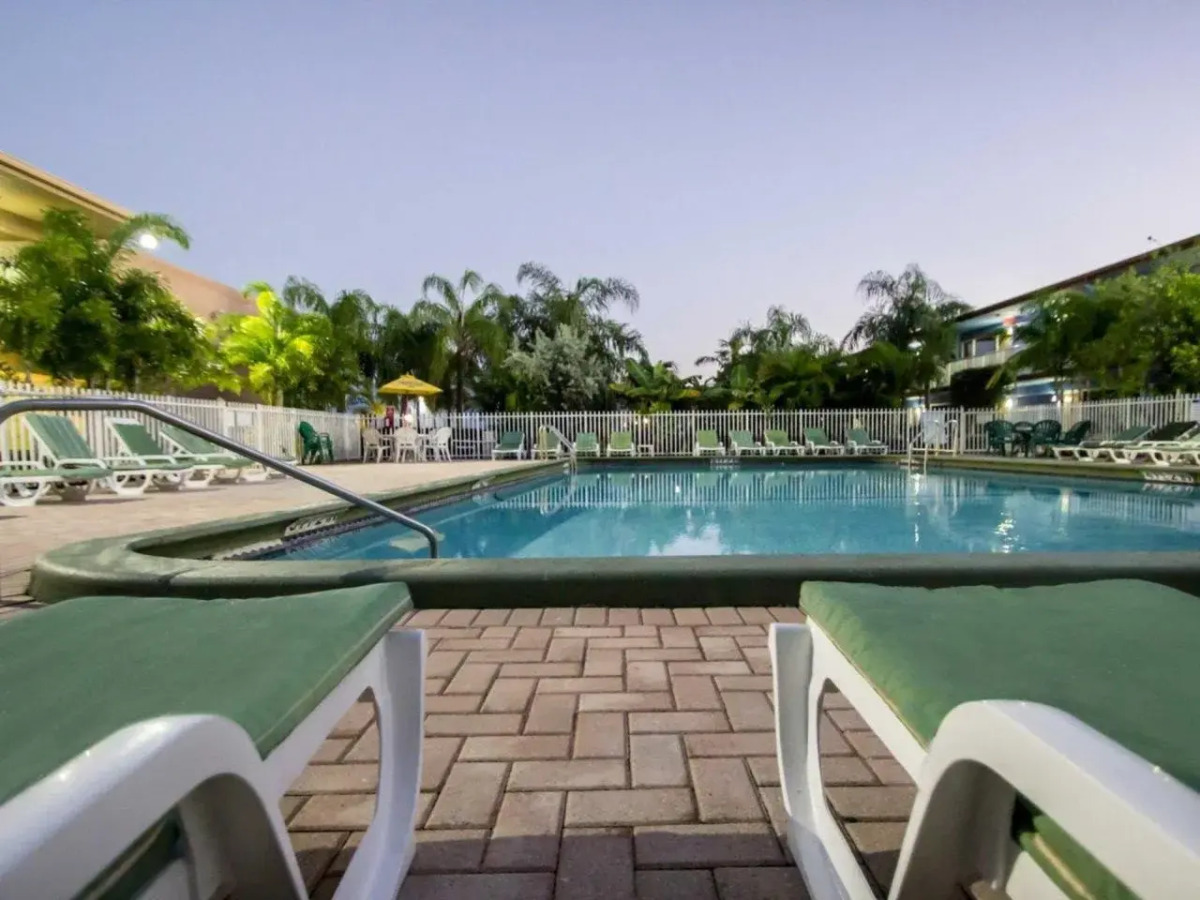 Rodeway Inn & Suites Fort Lauderdale Airport & Cruise Port