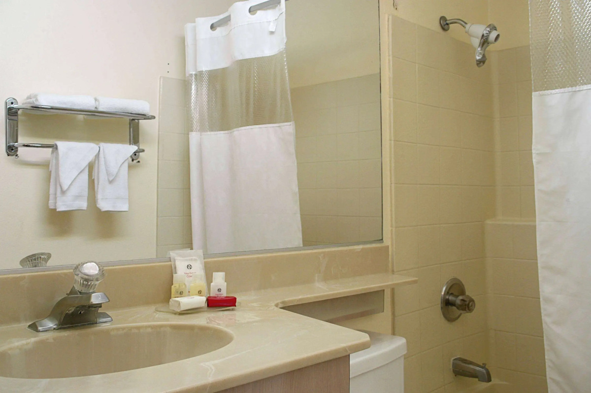 Ramada by Wyndham Los Angeles/Koreatown West