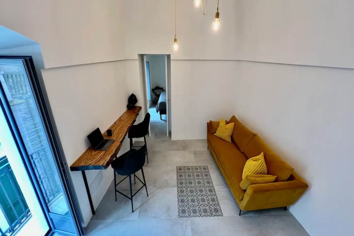 Tiny Townhouse In The Historic Centre