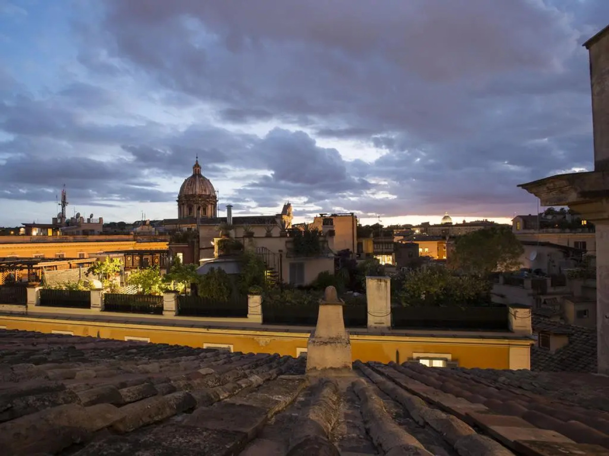 Terrace Pantheon Relais