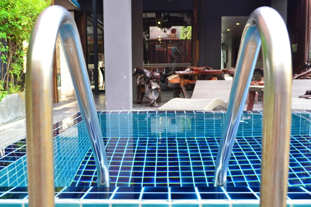 Lap Roi Karon Beachfront