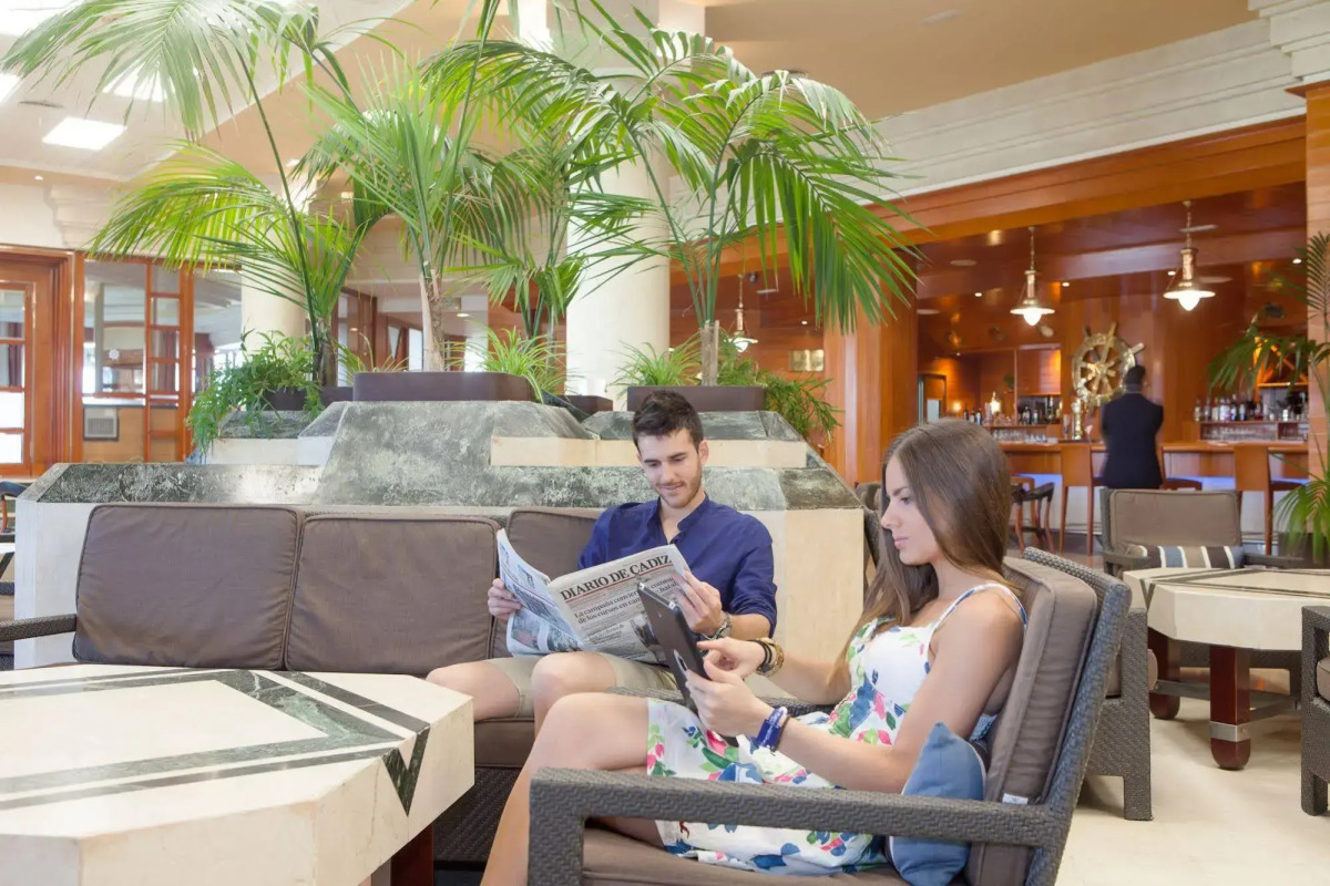 Hotel Puertobahia & Spa