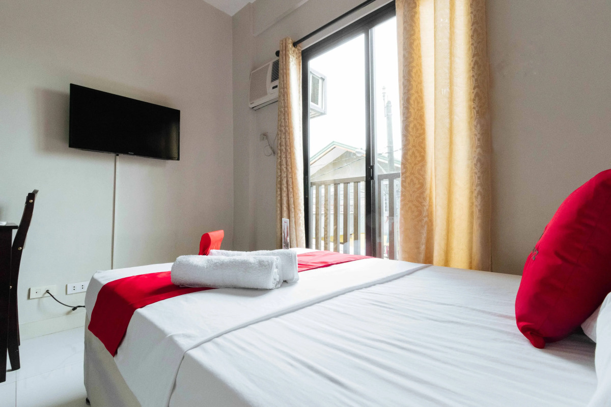 RedDoorz near NAIA Terminal 1