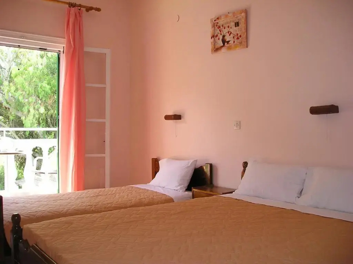 River Studios & Apartments