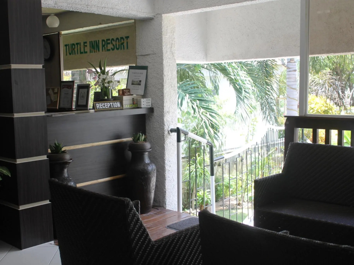 Turtle Inn Resort