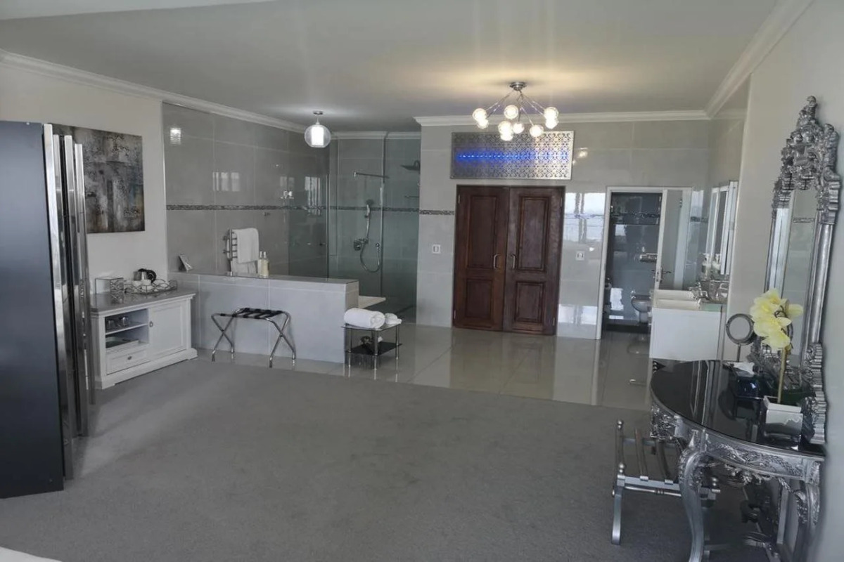 Misty Waves Boutique Hotel